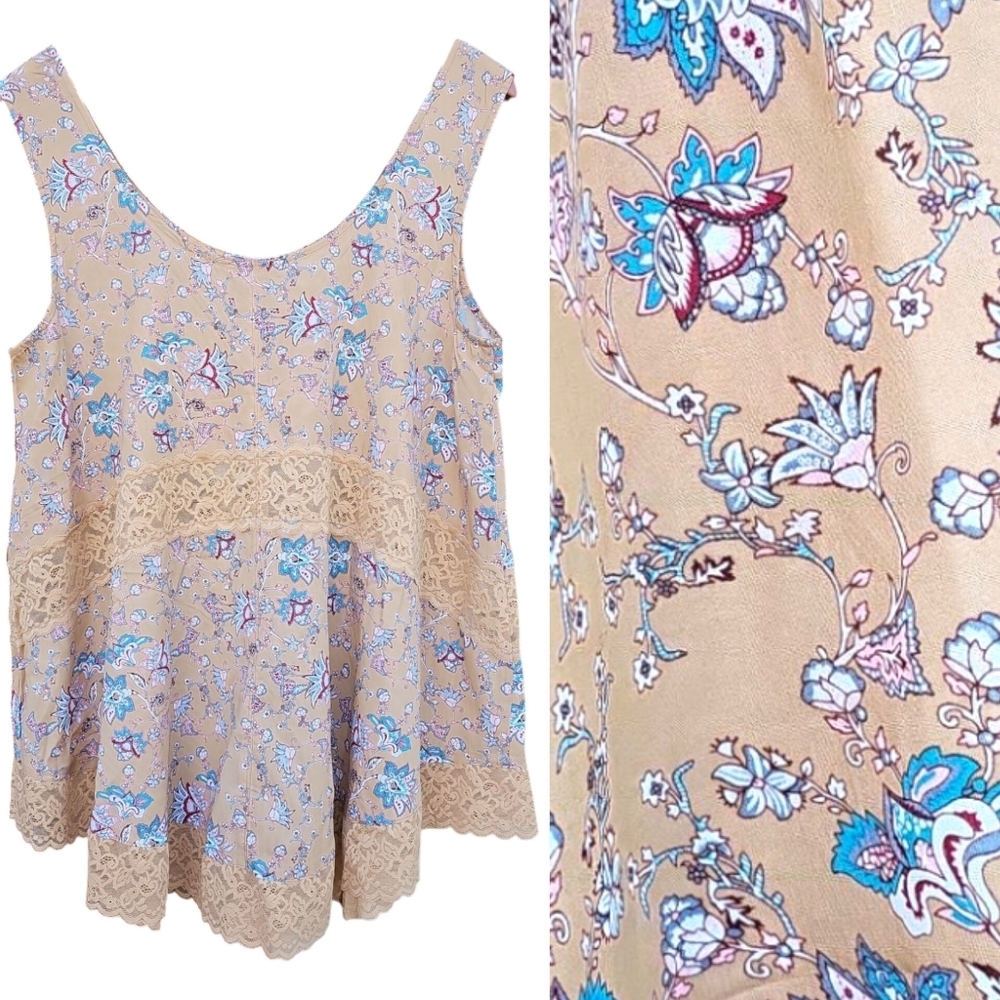 Simply Noelle Beige Blouse Paisley Floral Print with Lace Trimings. Size XL